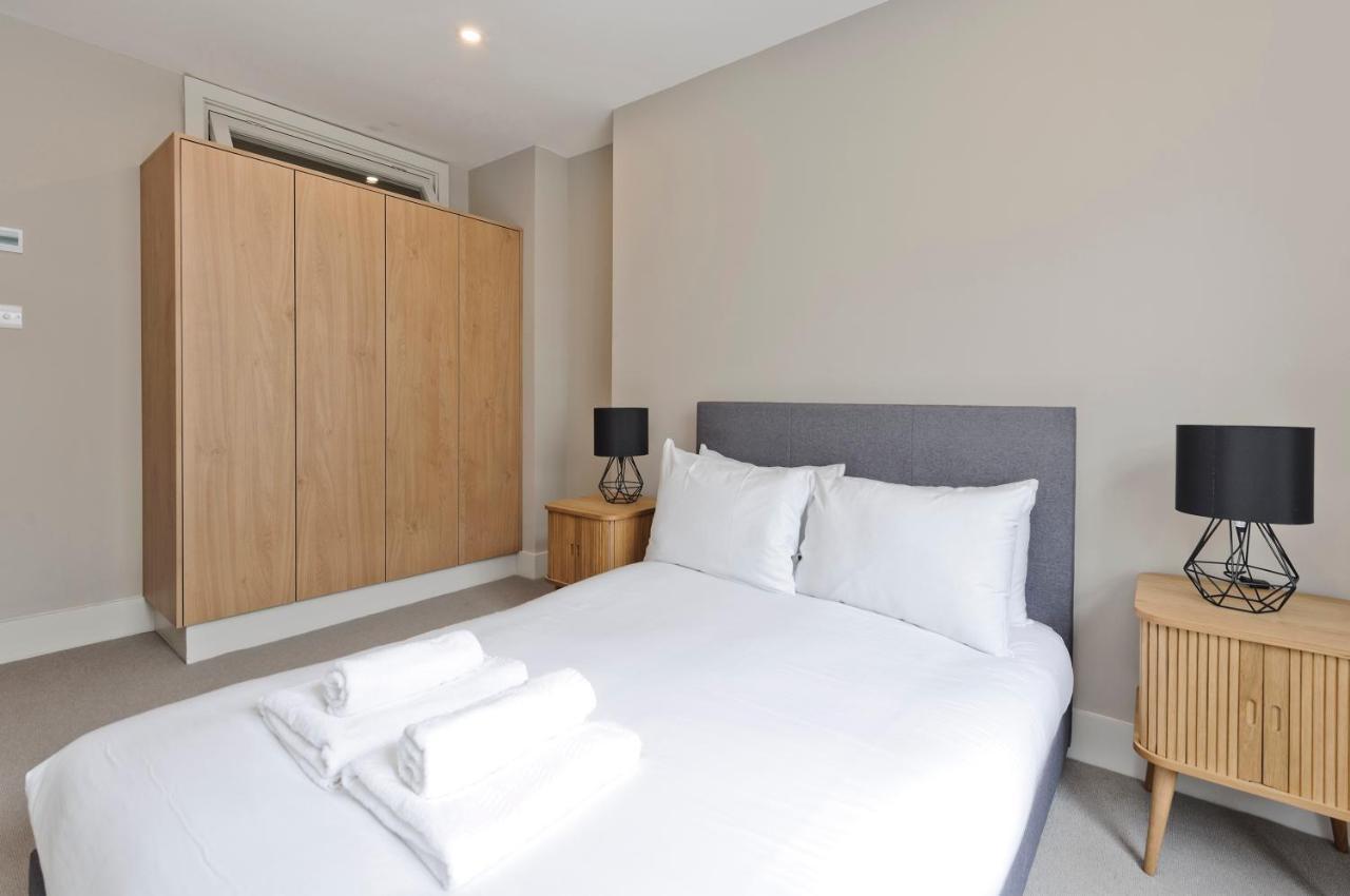 Immaculate New In Chelsea By Underthedoormat * Londres