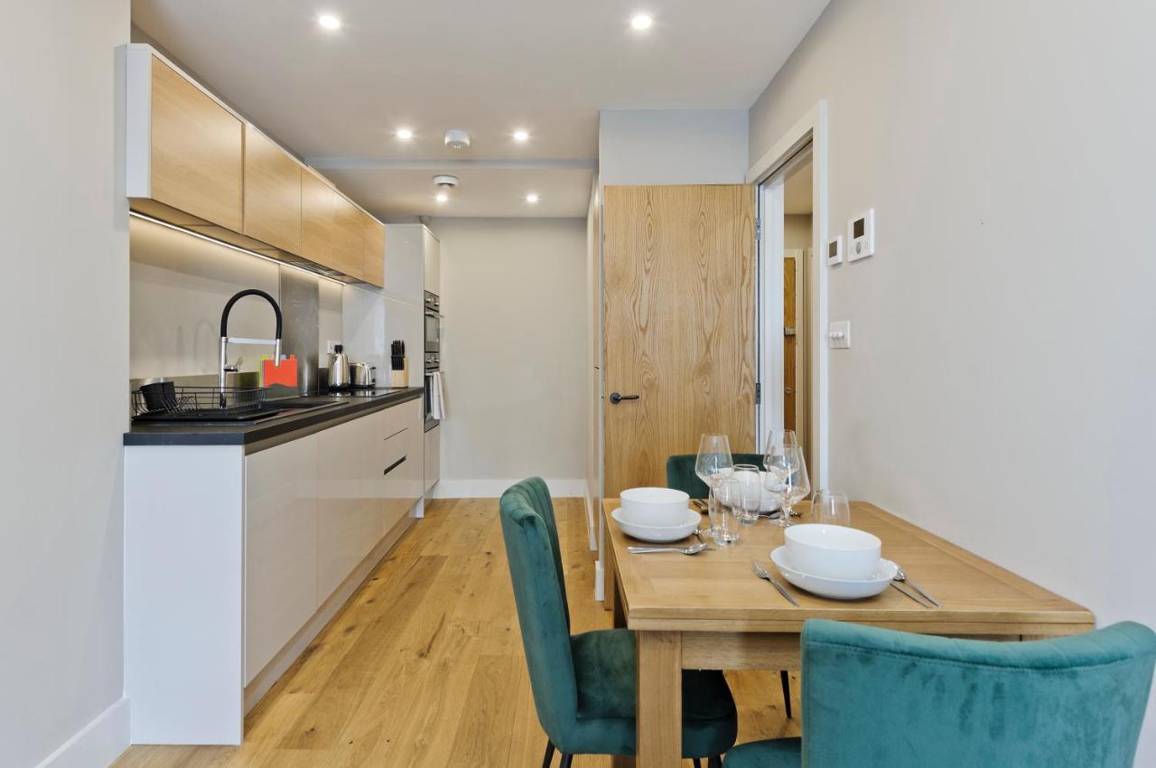 Immaculate New In Chelsea By Underthedoormat * Londres